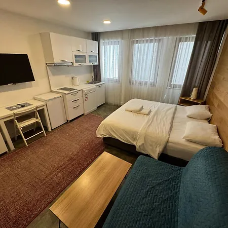 Hub Flats Szálloda 5*